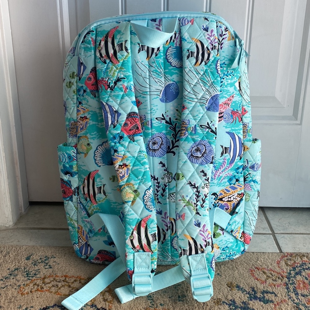 Vera Bradley Large backpack Antilles treasure NWT XL TRAVEL BLUE FISH ESSENTIAL - Picture 7 of 8